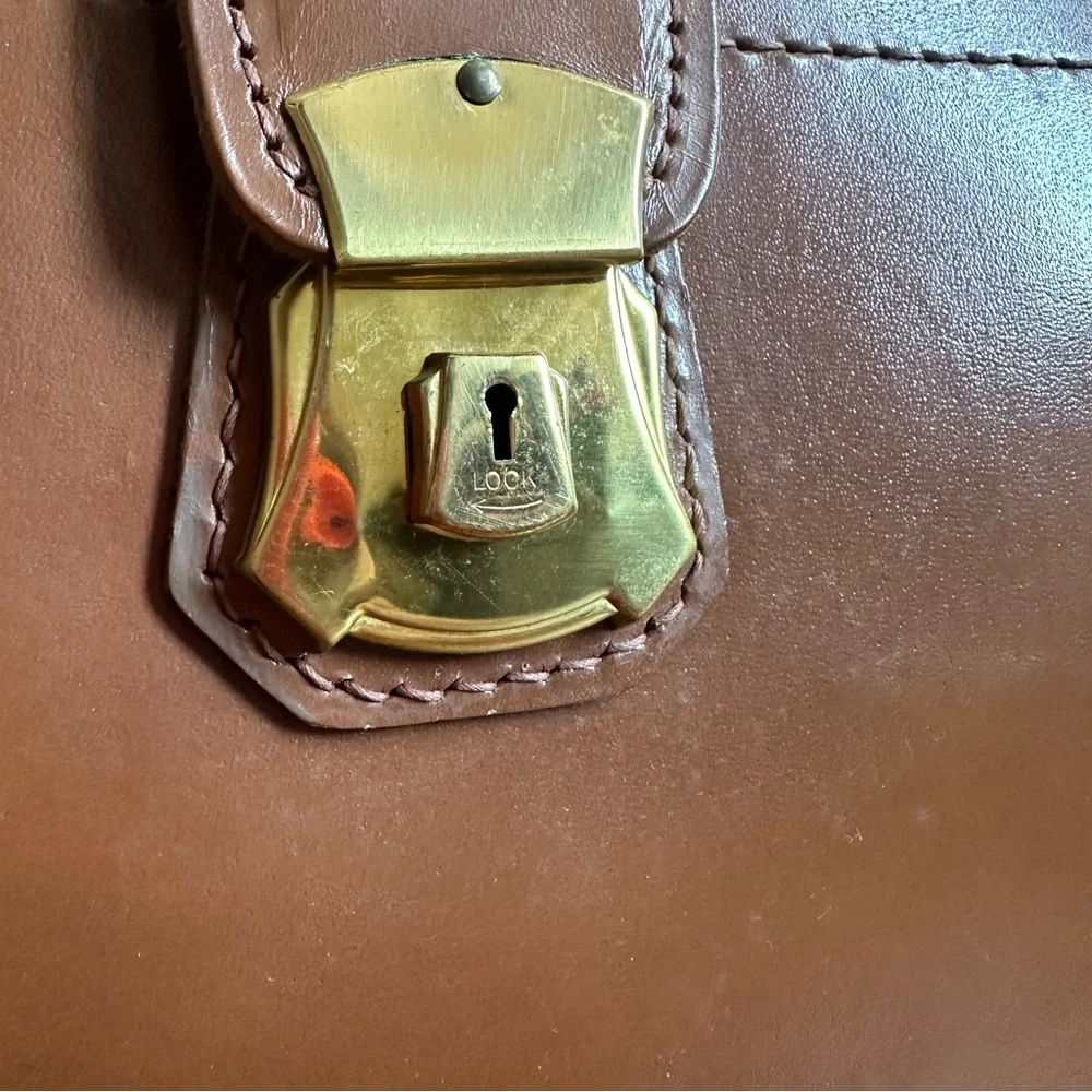 Vintage 70s The Luggage Gallery leather business case w key